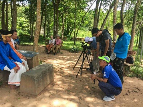  Đoàn quay phim tại Khu di tích Mỹ Sơn (Quảng Nam)